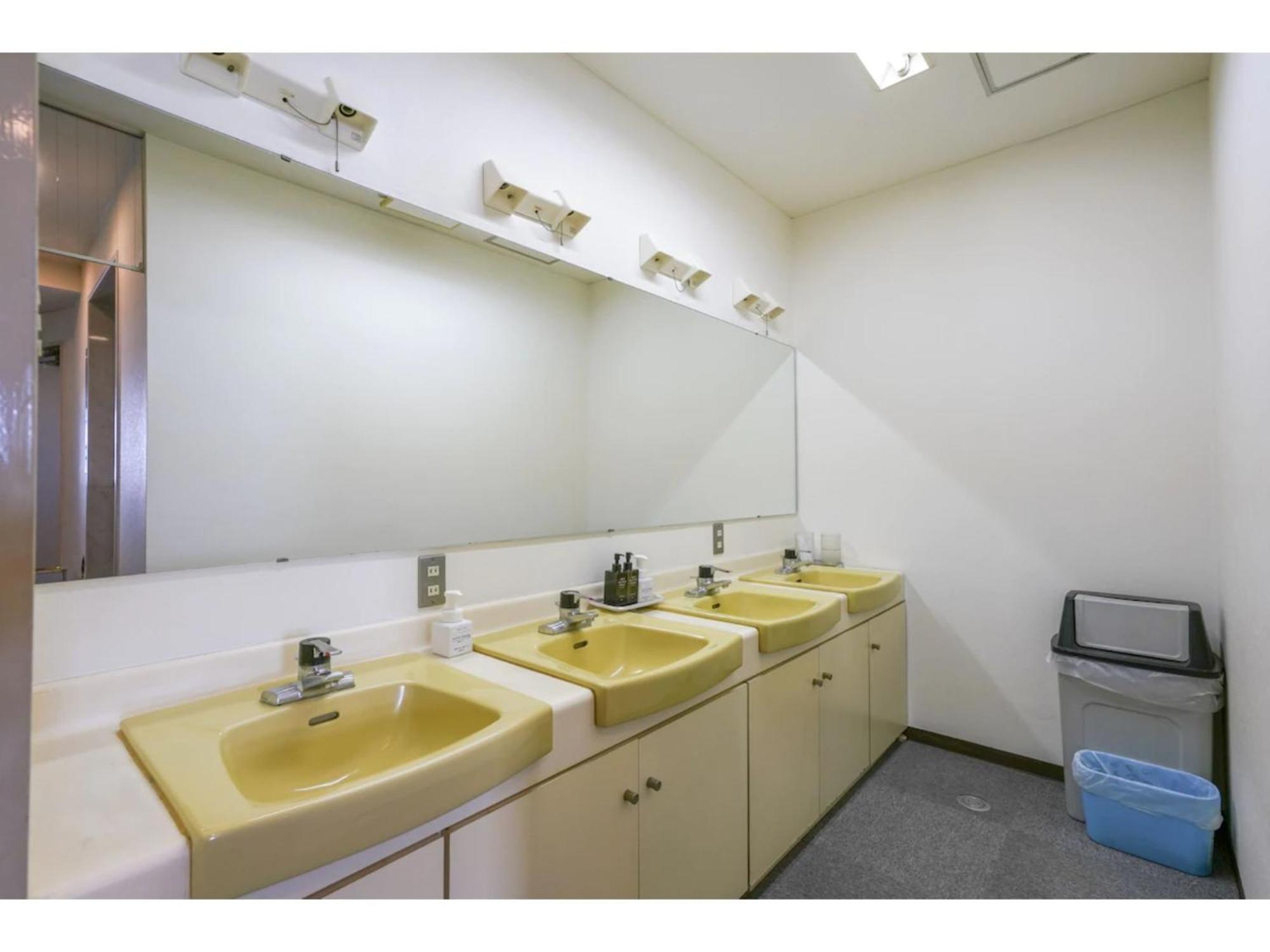 Male Only Capsule Inn Hamamatsucho - Vacation Stay 68799V Tokio Buitenkant foto