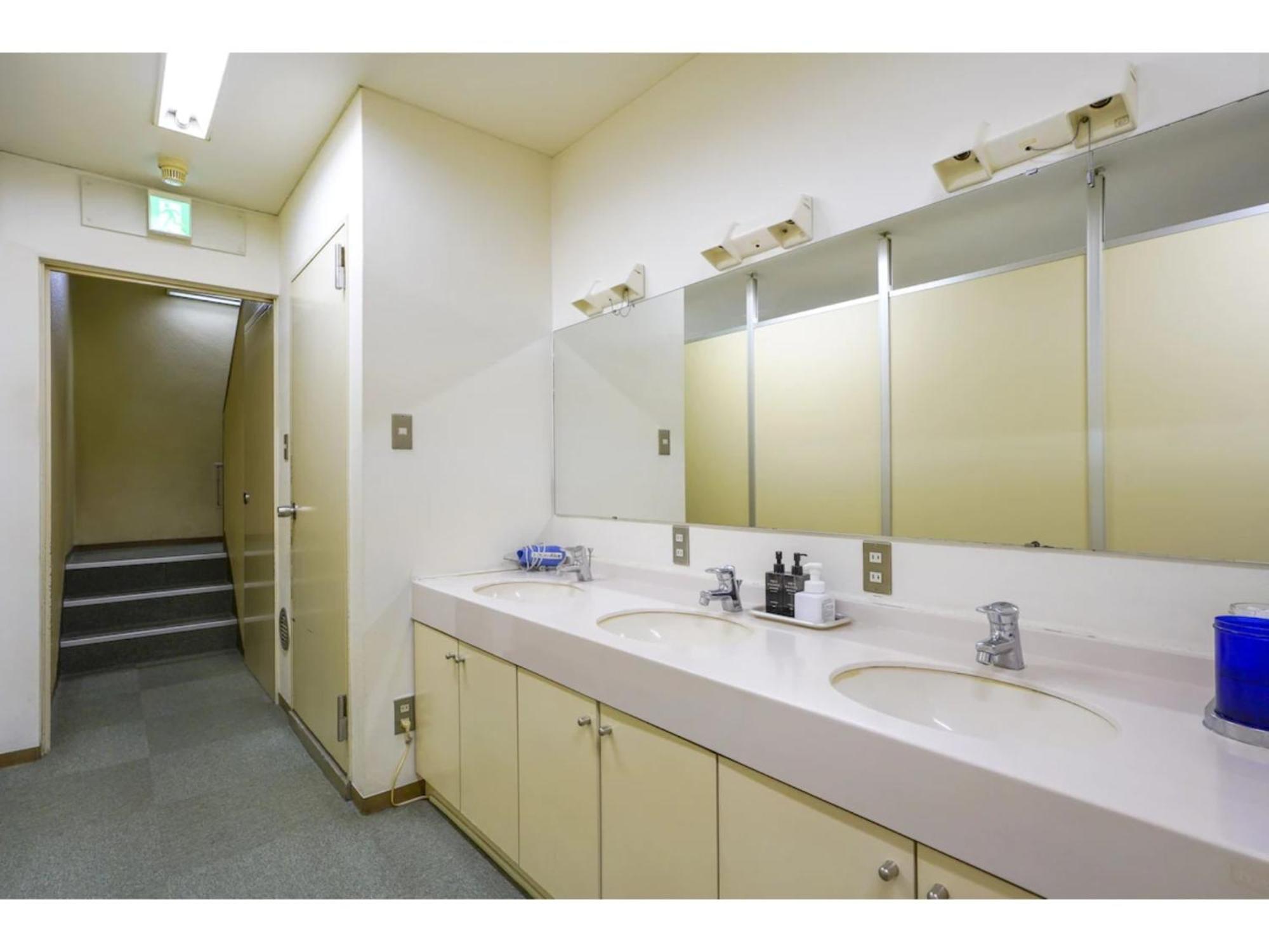 Male Only Capsule Inn Hamamatsucho - Vacation Stay 68799V Tokio Buitenkant foto